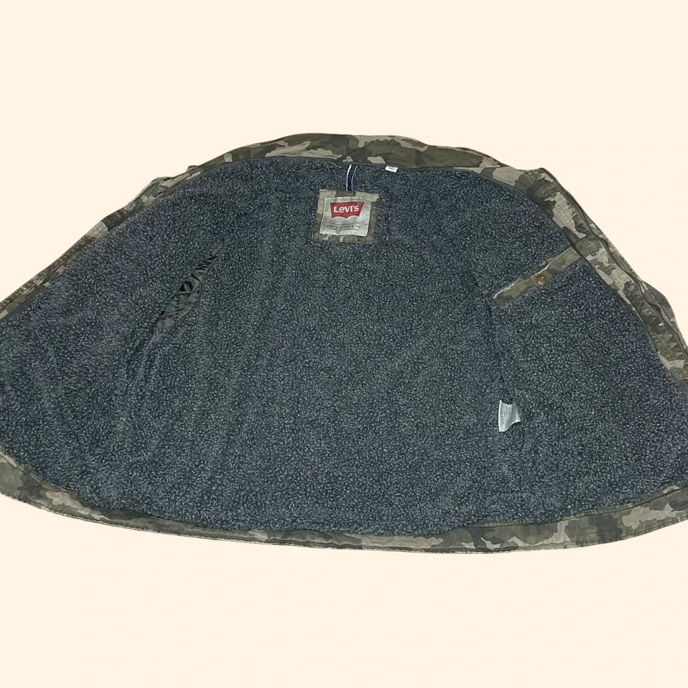 Levis Mens Camo Sherpa Lined Trucker Jacket BROKEN ZIPPER Workwear Military (L) - Picture 3 of 15